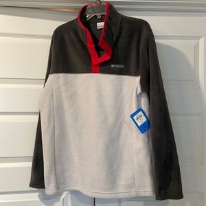 Size Medium. Columbia Fleece Pullover.